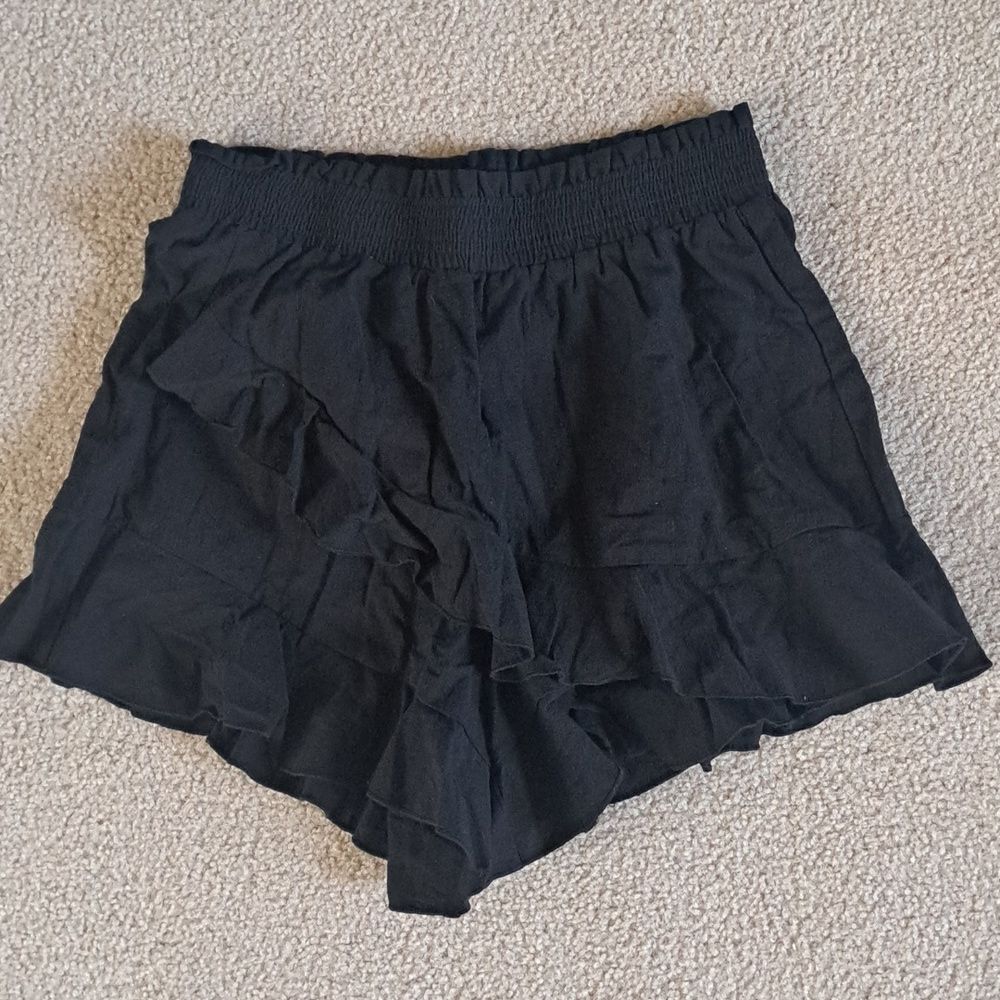 SMALL.   HALARA HIGH WAISTED SHIRRED RUFFLE CASUAL LINEN-FEEL SHORTS - Picture 4 of 8